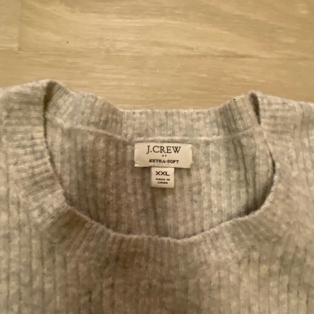 J Crew Puff Sleeve Extra Soft Sweater - Picture 3 of 8